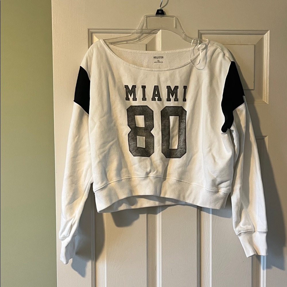 Hollister White Cropped 'Miami 80' Sweatshirt with Black Sleeve Panels